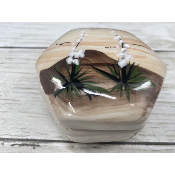 Vintage Asian Porcelain Ceramic 2.75” Hexagon Trinket Box W/ Lid and Jade Stone - Picture 6 of 12